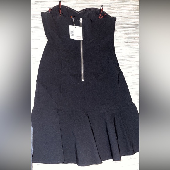 BNWT Guess Black Strapless Dress🖤 - Picture 3 of 5